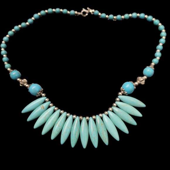 Turquoise Howlite Fan Necklace Southwestern Silvertone Handpainted Matrix 10" - Picture 3 of 3